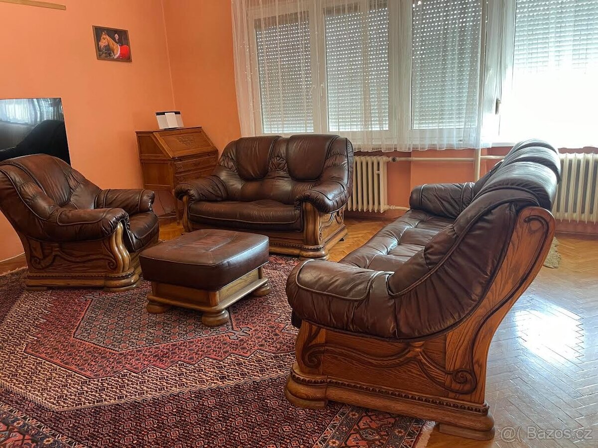Kožená sedací souprava 3+2+1 s taburetem