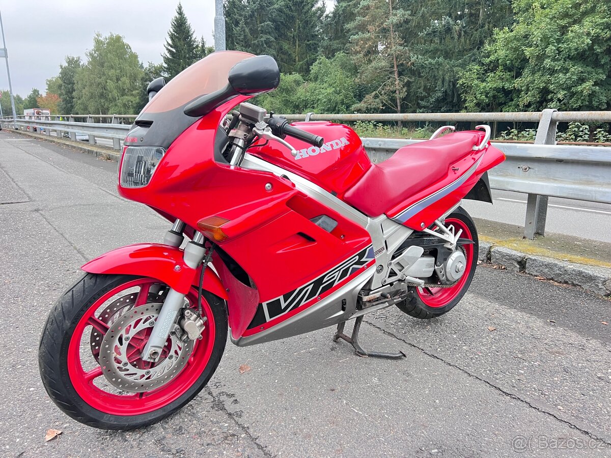 Honda vfr 750 ( rc36 )
