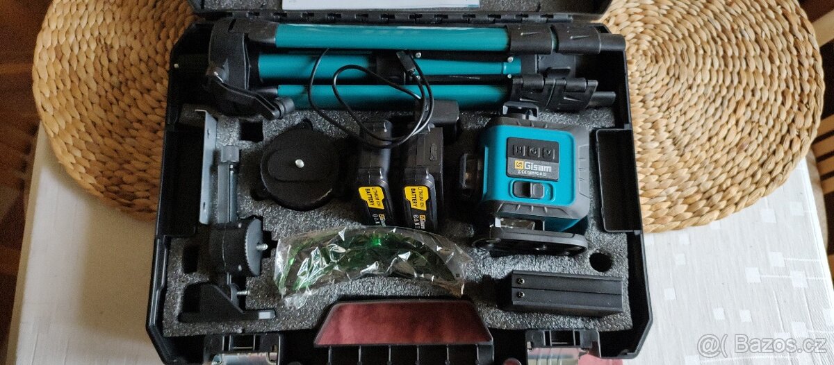 Křížový laser - samonivelacni