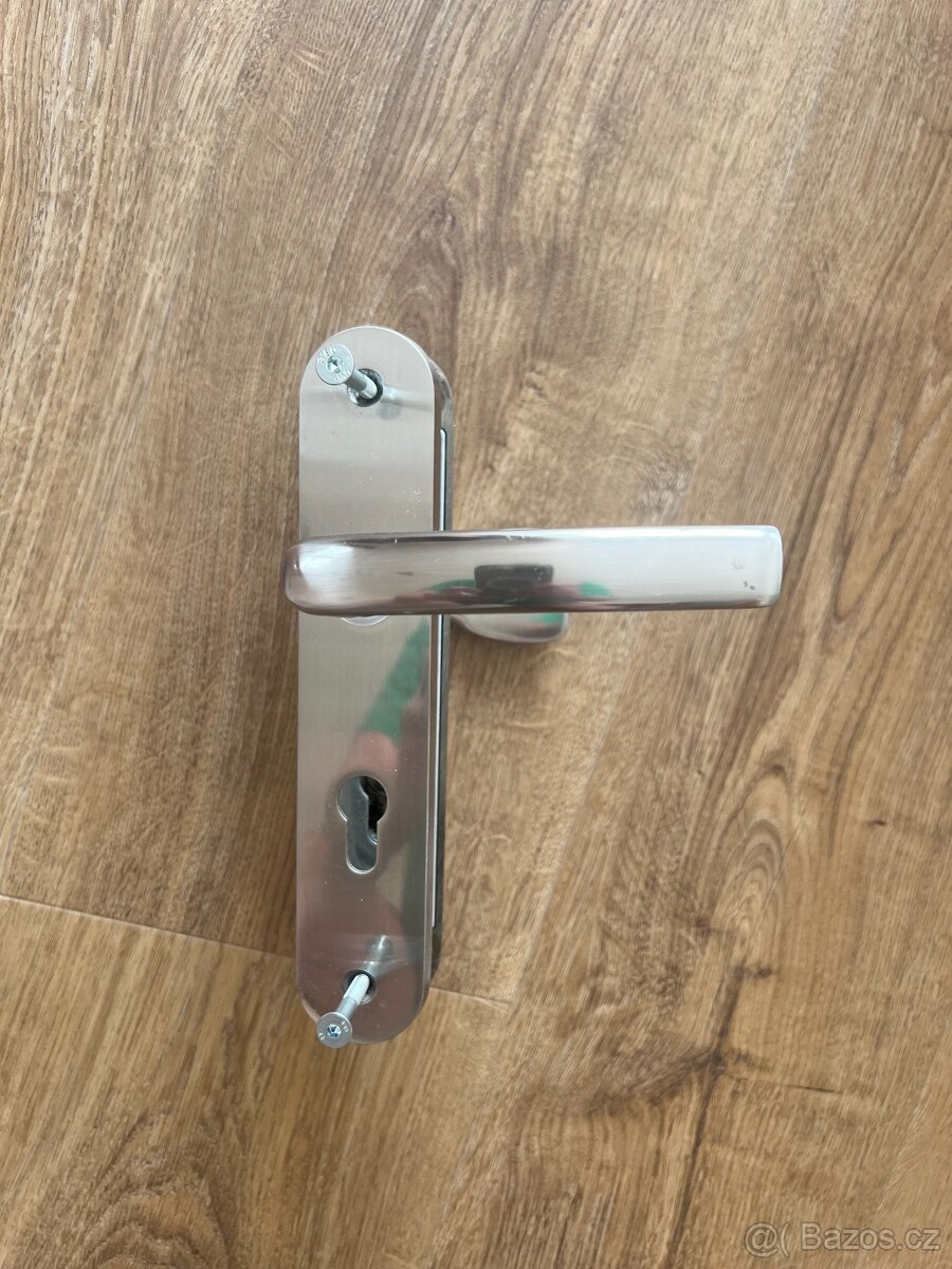 Nerezové bezpečnostní kování