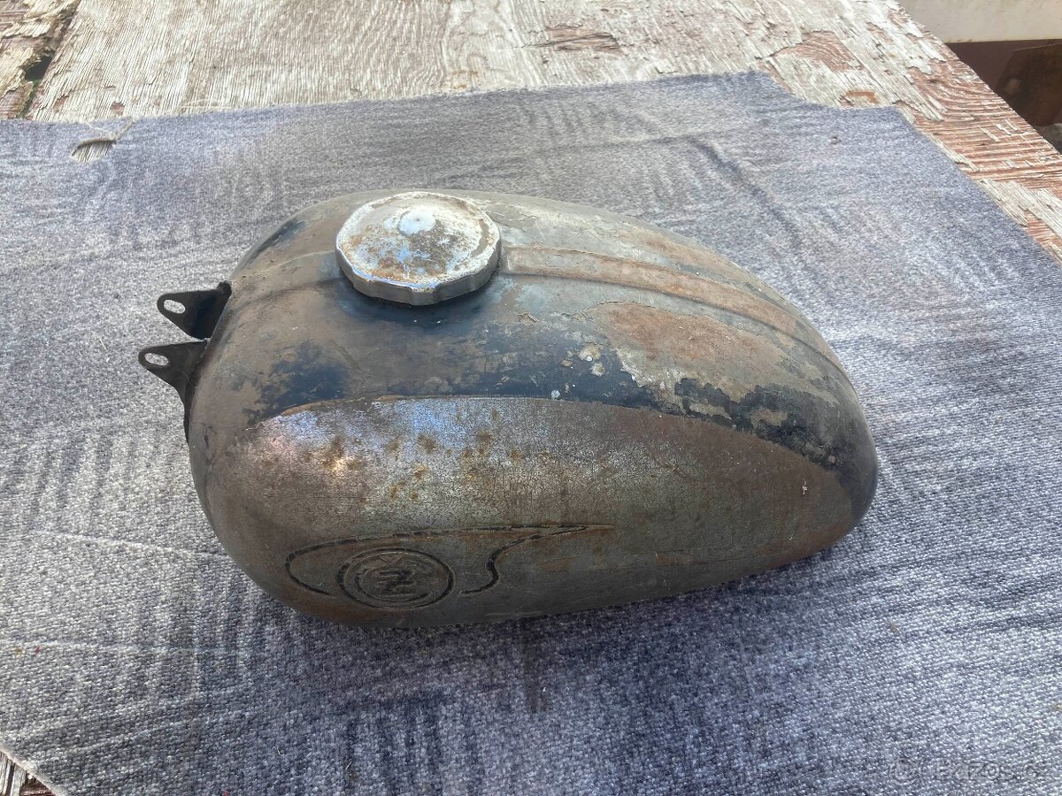 Palivová nádrž ČZ