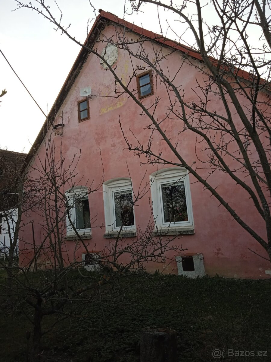 Dům se zahradou v Oselcích