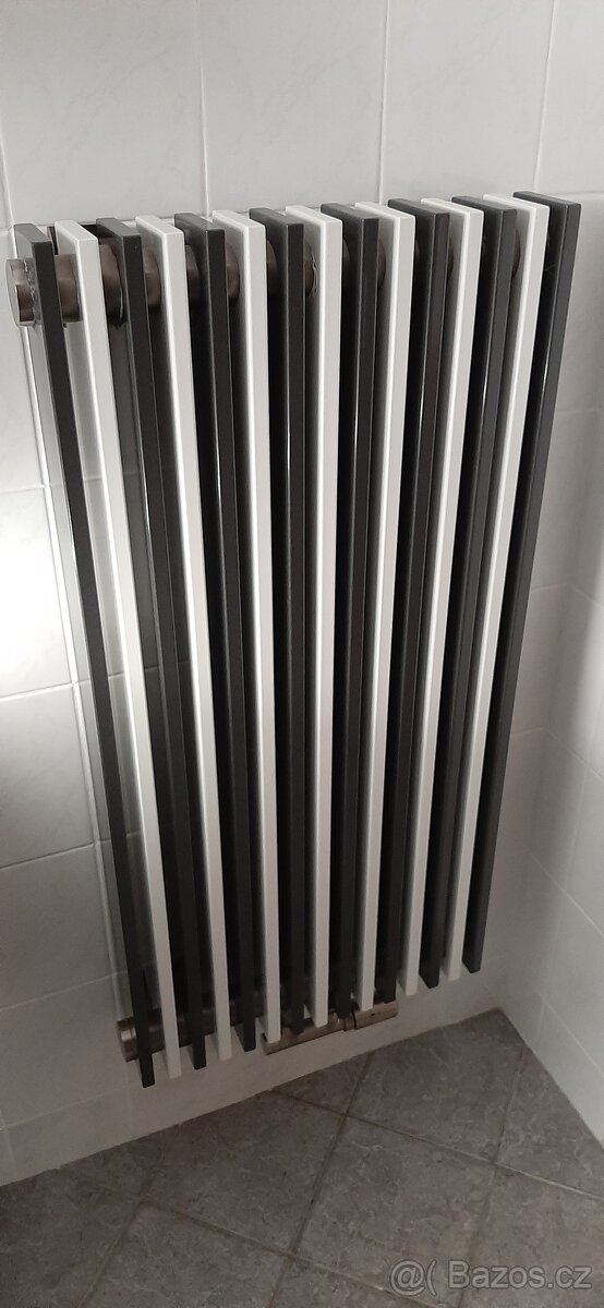 Radiátor kombinace antracit/bílá