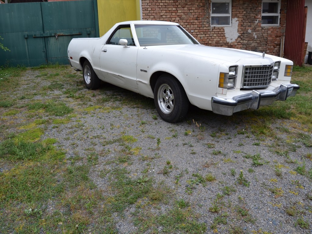 FORD RANCHERO 500 V8