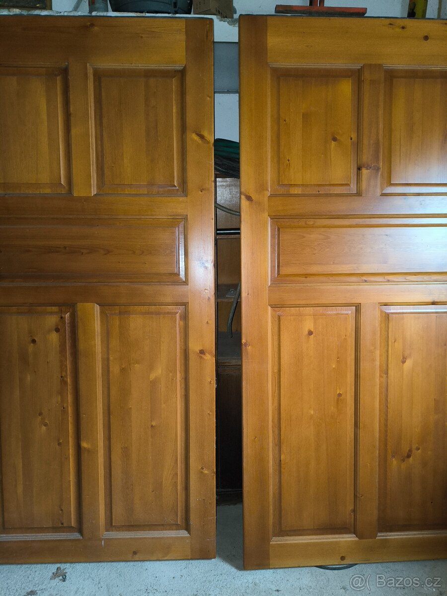 Šoupací dveře,masiv