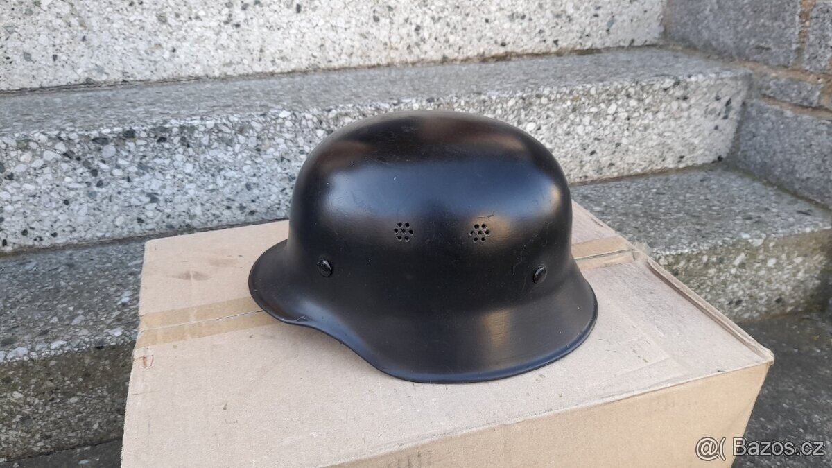 Stará německá helma