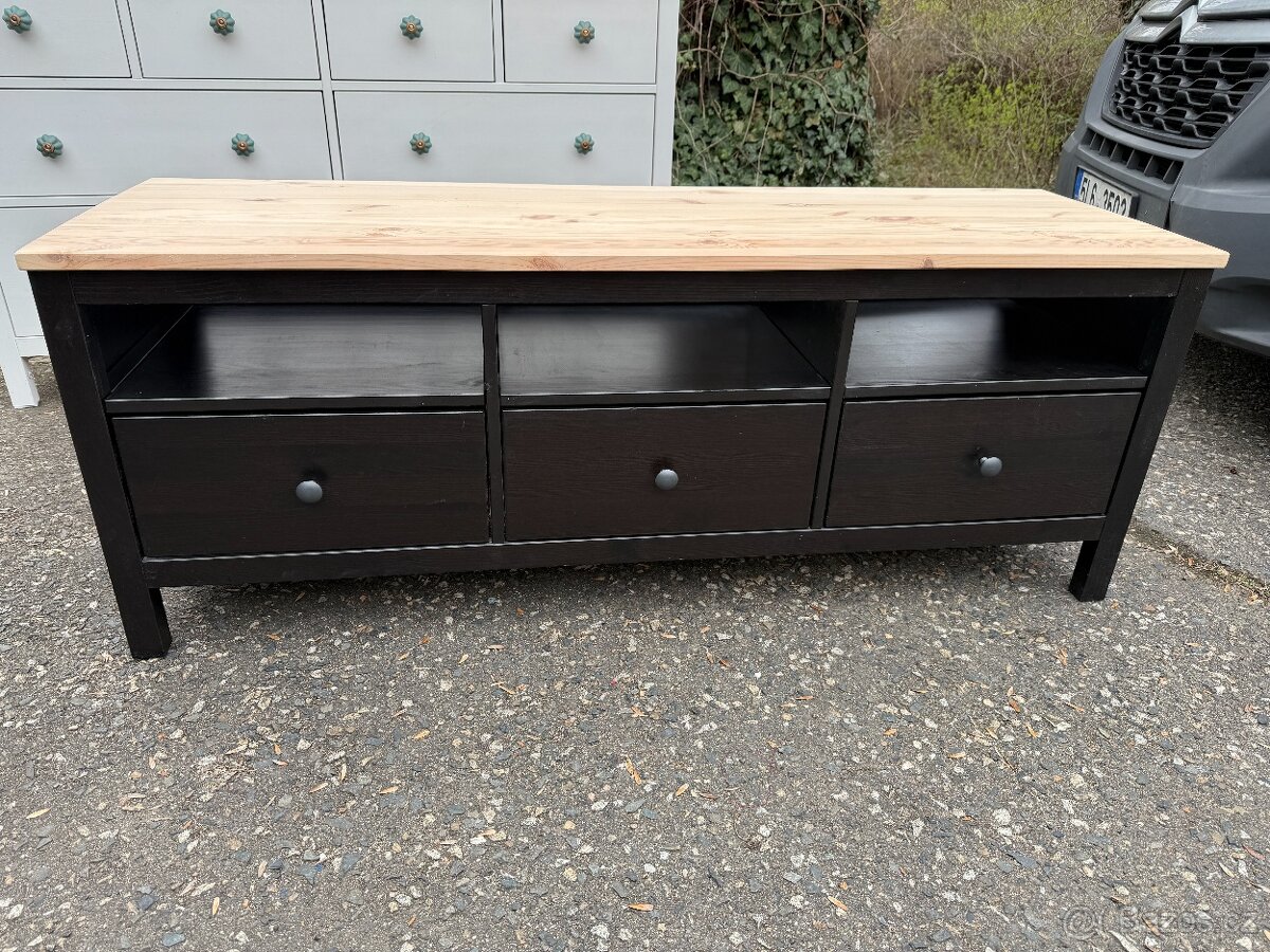 TV stolek IKEA Hemnes