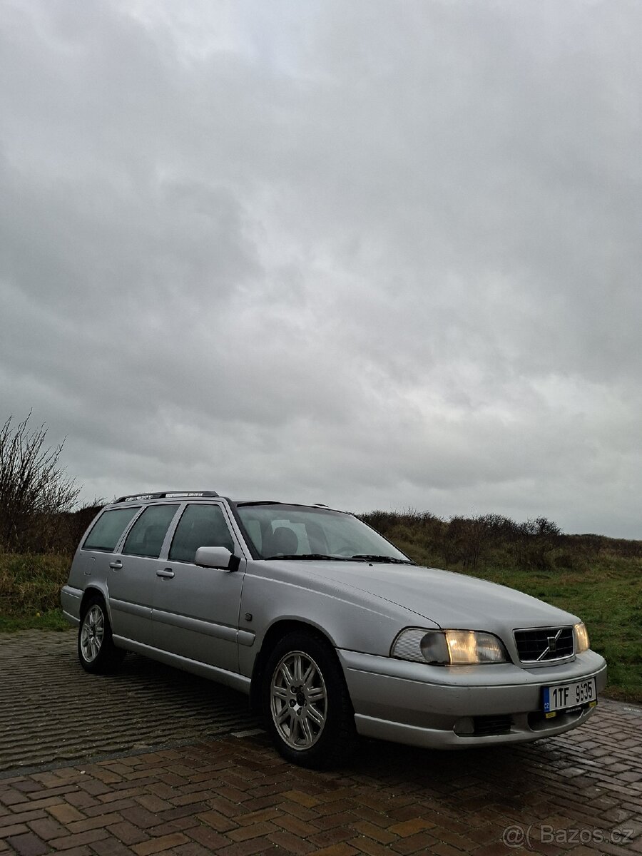 Volvo v70