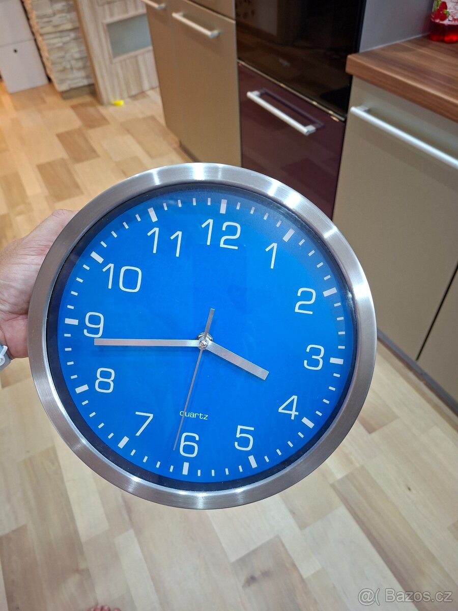 Hodiny do klučičího pokoje