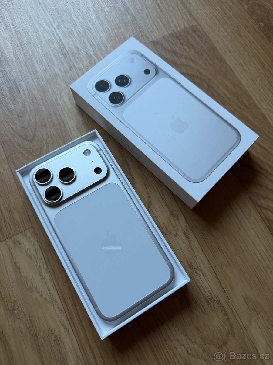 Apple iPhone 17 Pro 256GB stříbrný