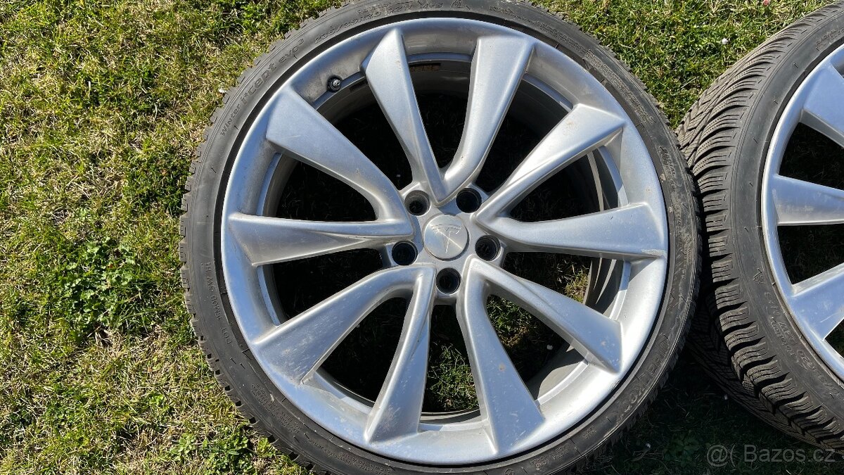 Tesla - 1x disk 8,5x20" ET35
