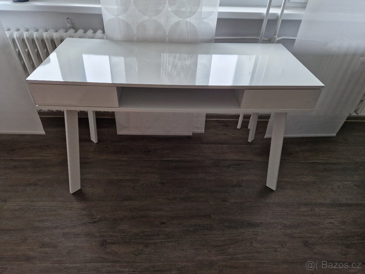 Prodám toaletní/pracovní stůl