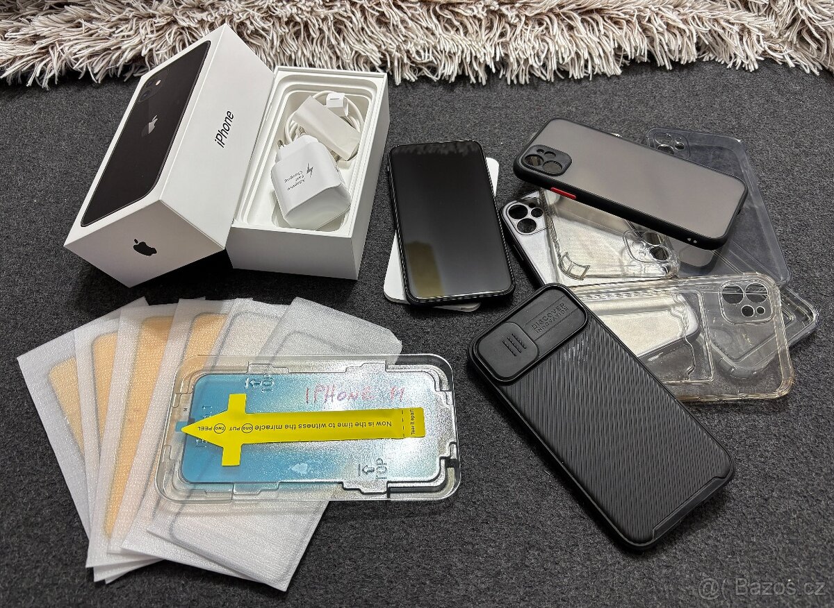 Apple iPhone 11 64GB black, TOP stav