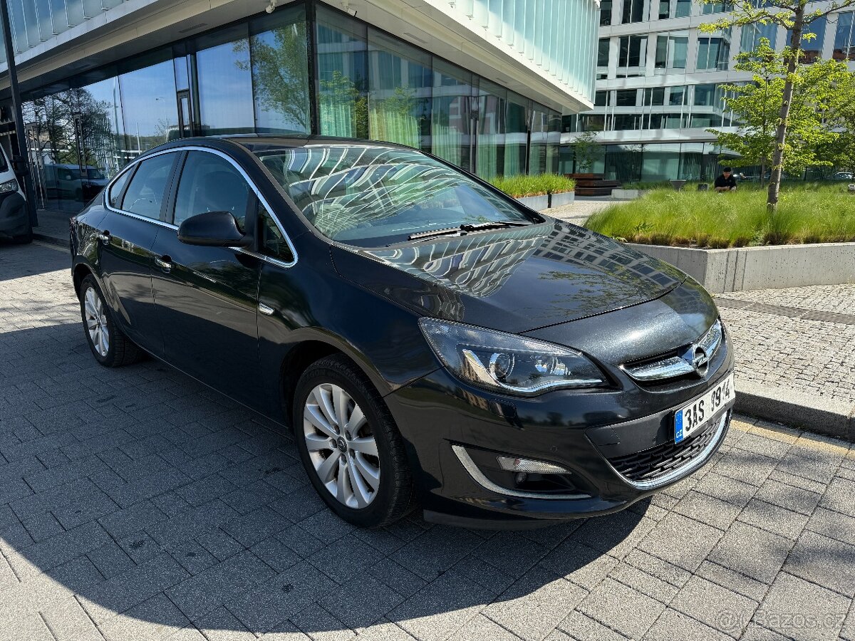 Opel Astra 1,7 CDTI 96kw r.2013 144.000km