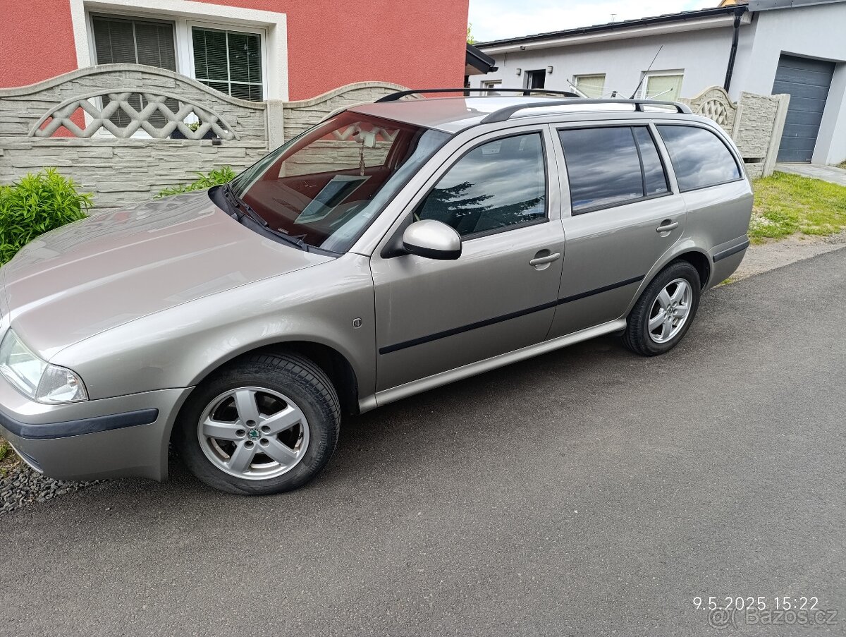 Škoda Octavia kombi Tour r.v.2009 první majitel