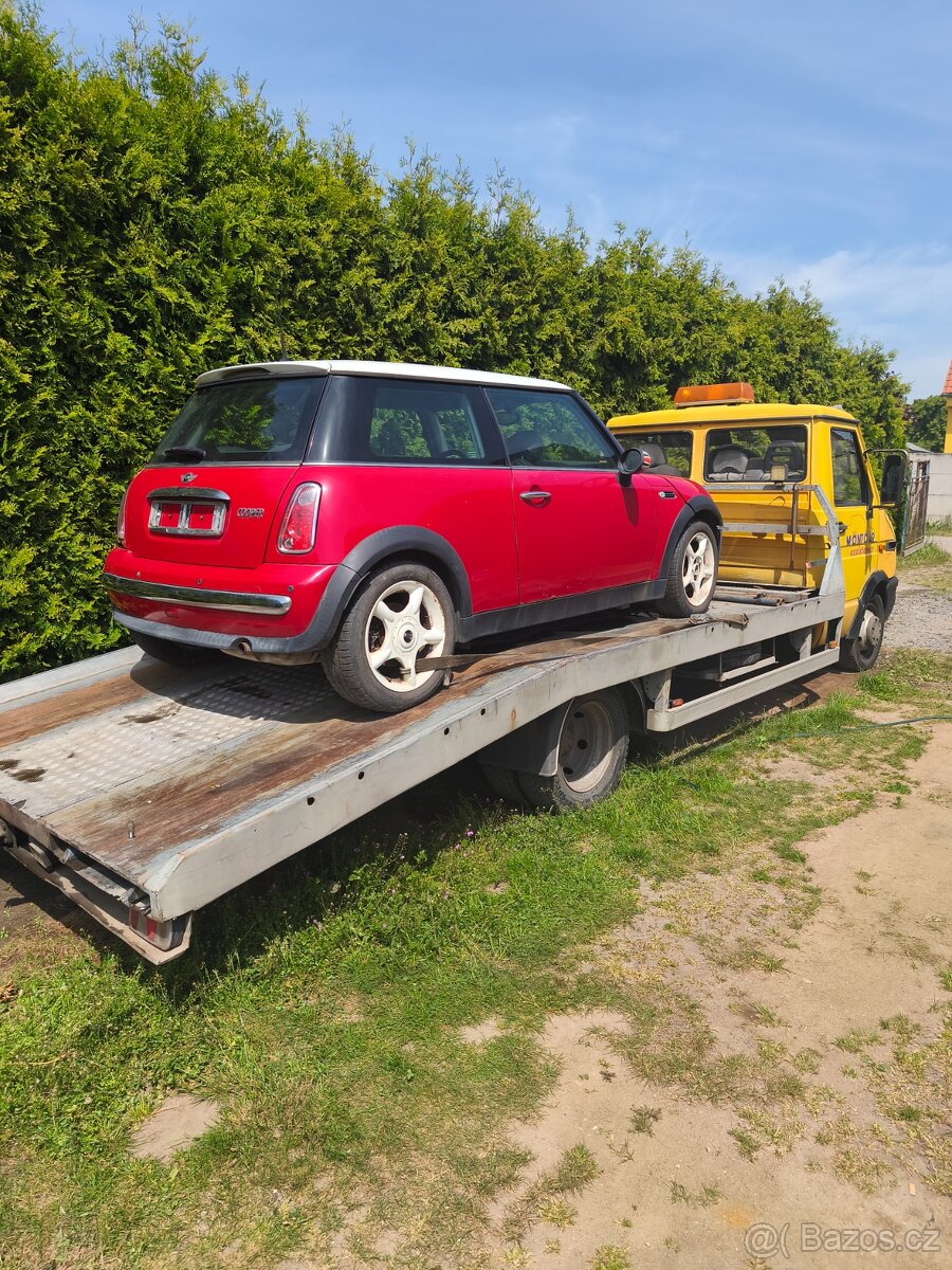 Mini Cooper na díly