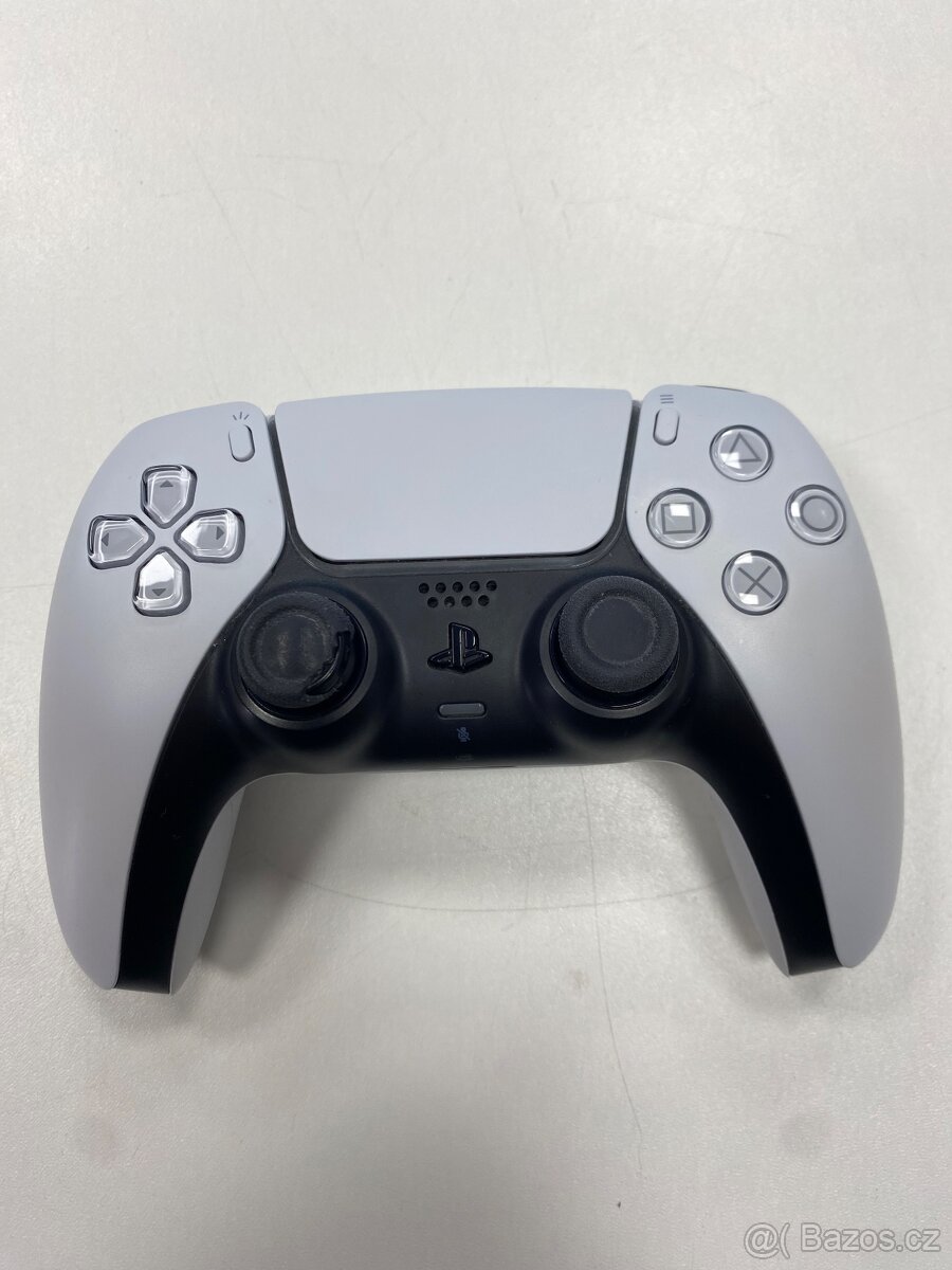 Ovladač na PS5