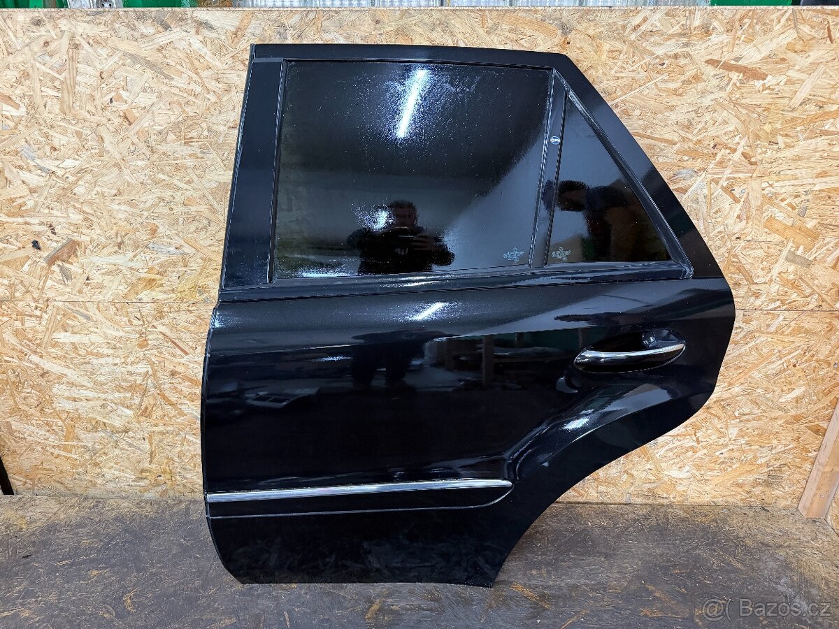 NASTROJENÉ LEVÉ ZADNÍ DVEŘE MERCEDES W164 C197