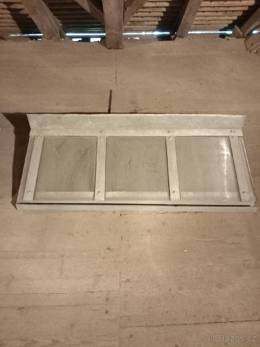 VCHODOVÁ STŘÍŠKA 150x57cm.