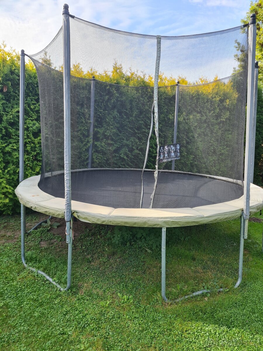 Trampolína