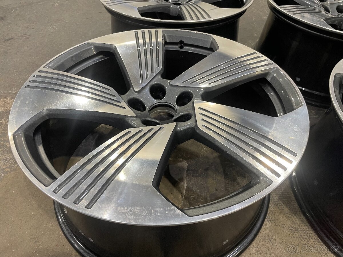 AUDI nové 9.5J X 21H2 ET 36 5x112