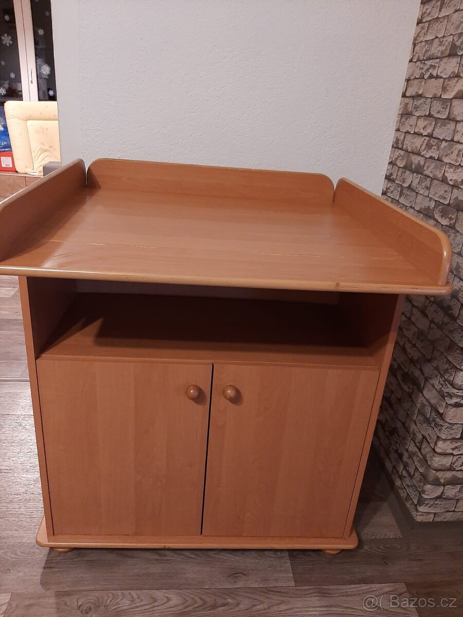 Přebalovací komoda