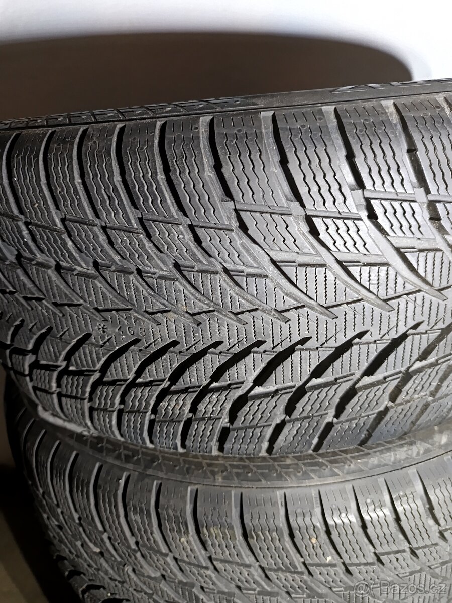 Prodám zimní 225/45 R 17