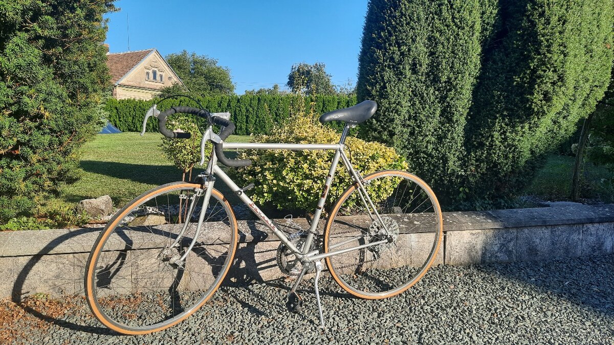 Silniční kolo Favorit - originální stav