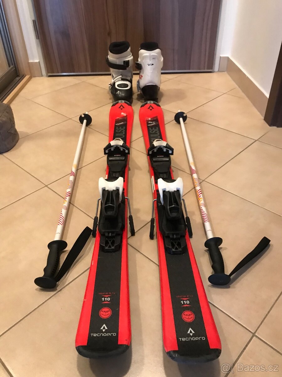 Lyze lyžařské boty a hole