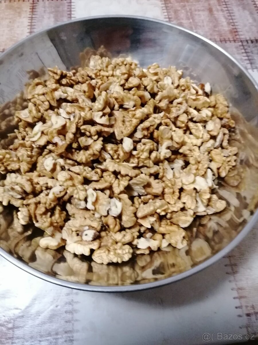 Prodám vlašské ořechy