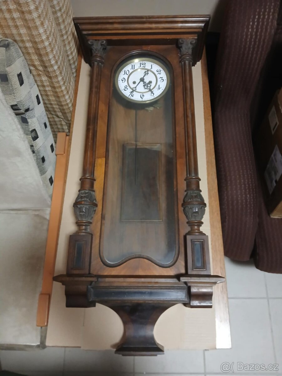 Prodám staré hodiny, závažové pendlovky