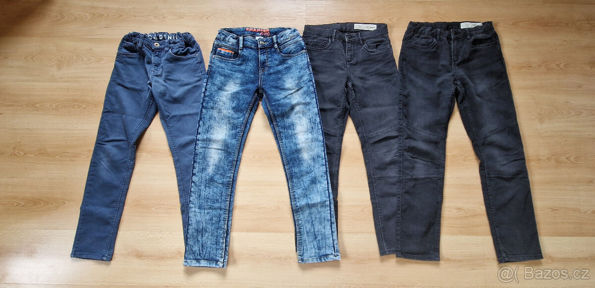 DŽÍNY / RIFLE v. 152, 158