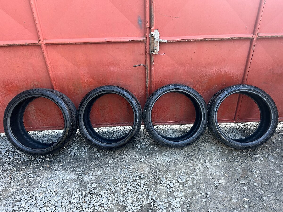 Prodám gumy 235/35/19