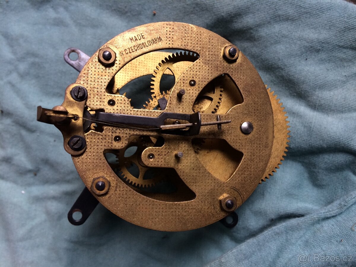 Starožitný hodinový strojek