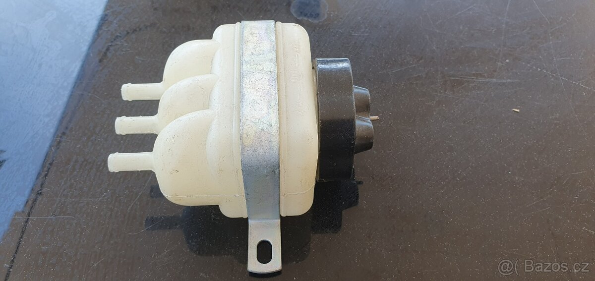 nadobka na brzdovou kapalinu T613 Š100