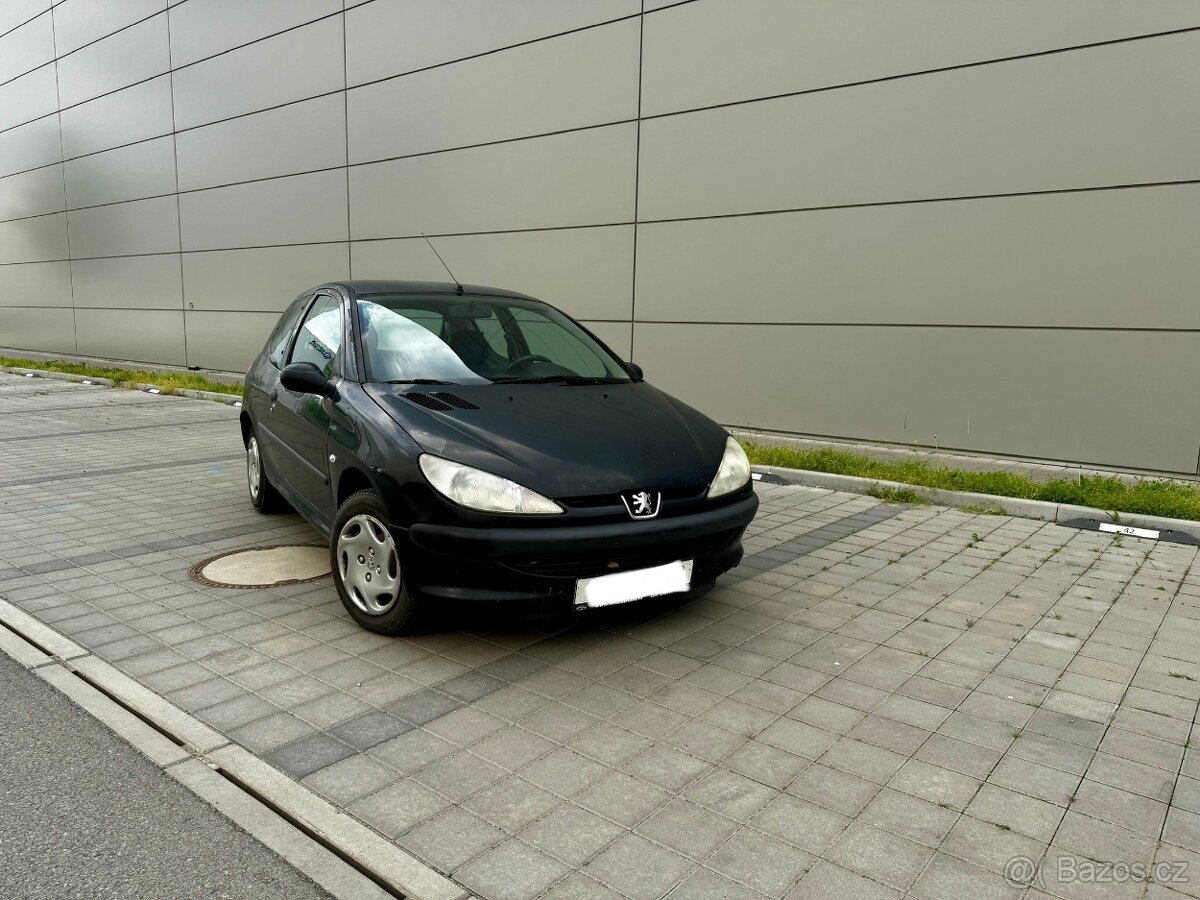 LEVNÝ PRONÁJEM VOZU PEUGEOT 206