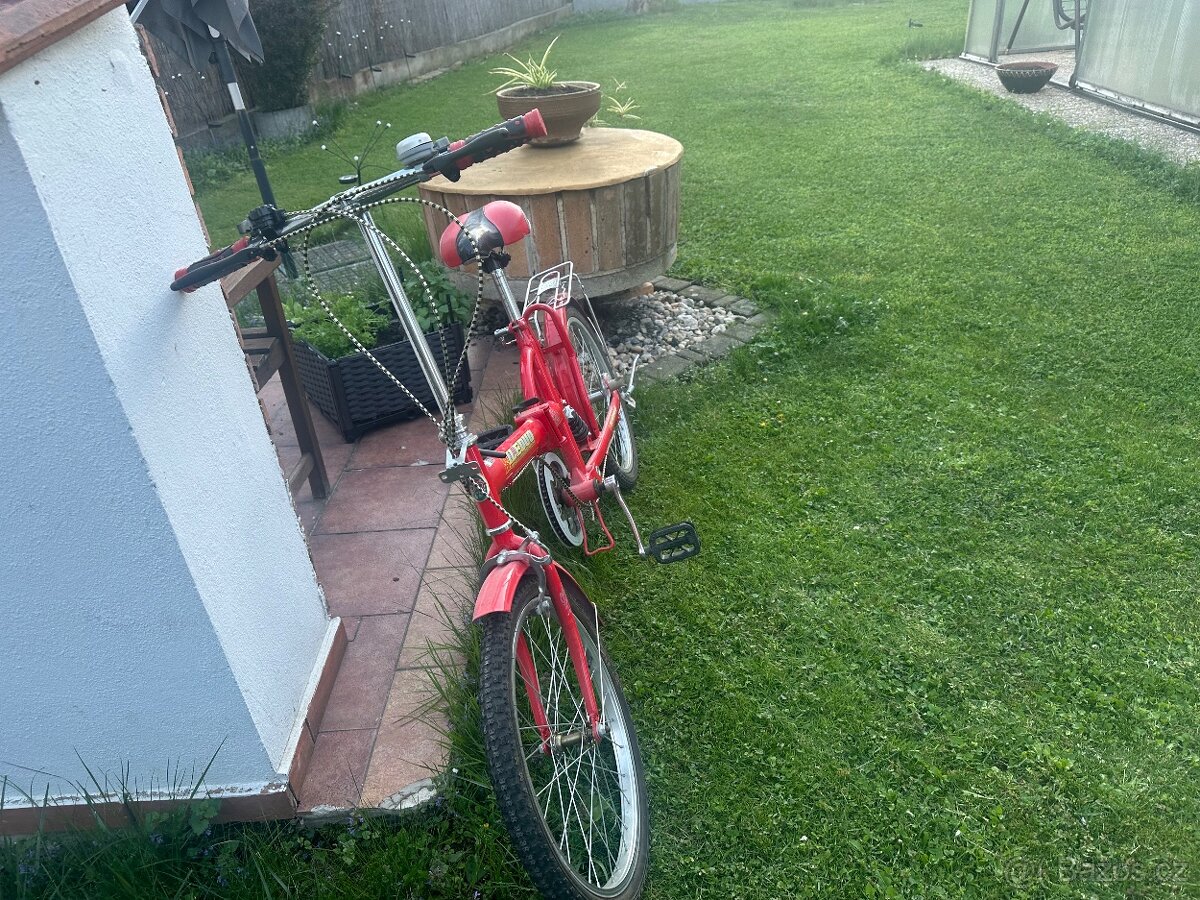 Skládací kolo Hillebud – retro styl, odpružené