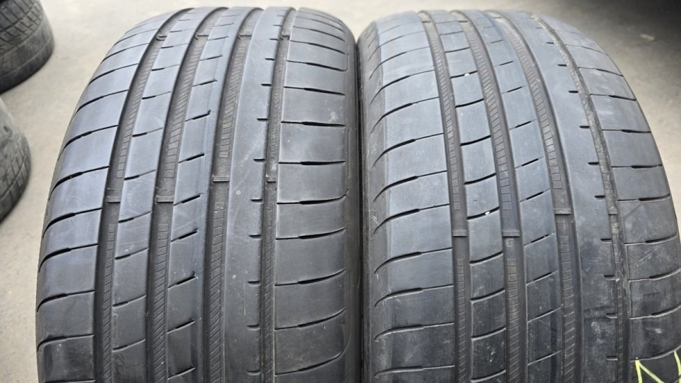 Letní pneu 245/40/19 Good Year