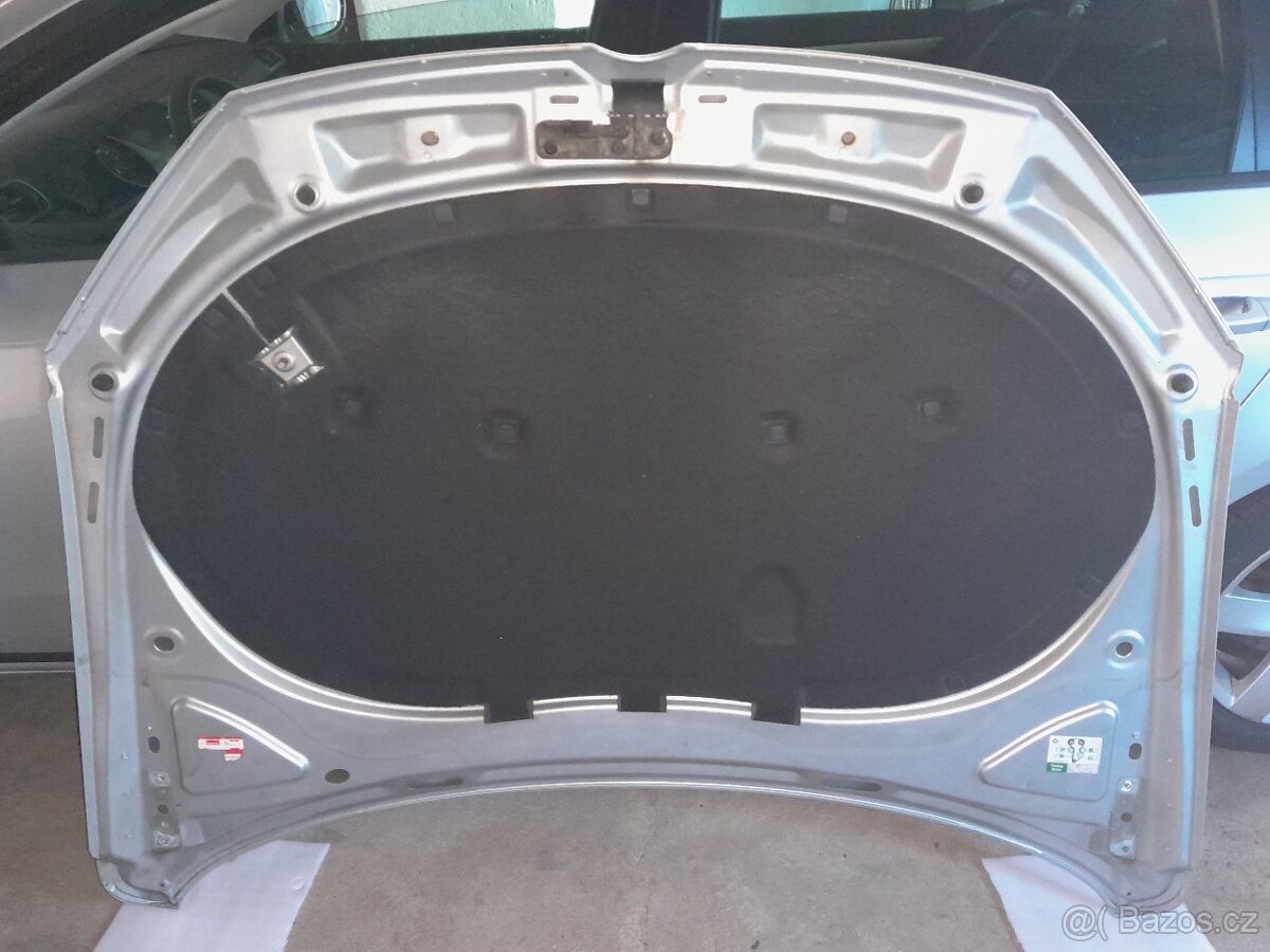 Kapota na VW Passat B7