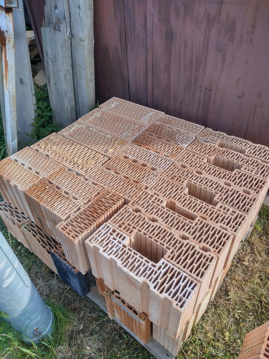 Prodám materiál Heluz, Izobeton