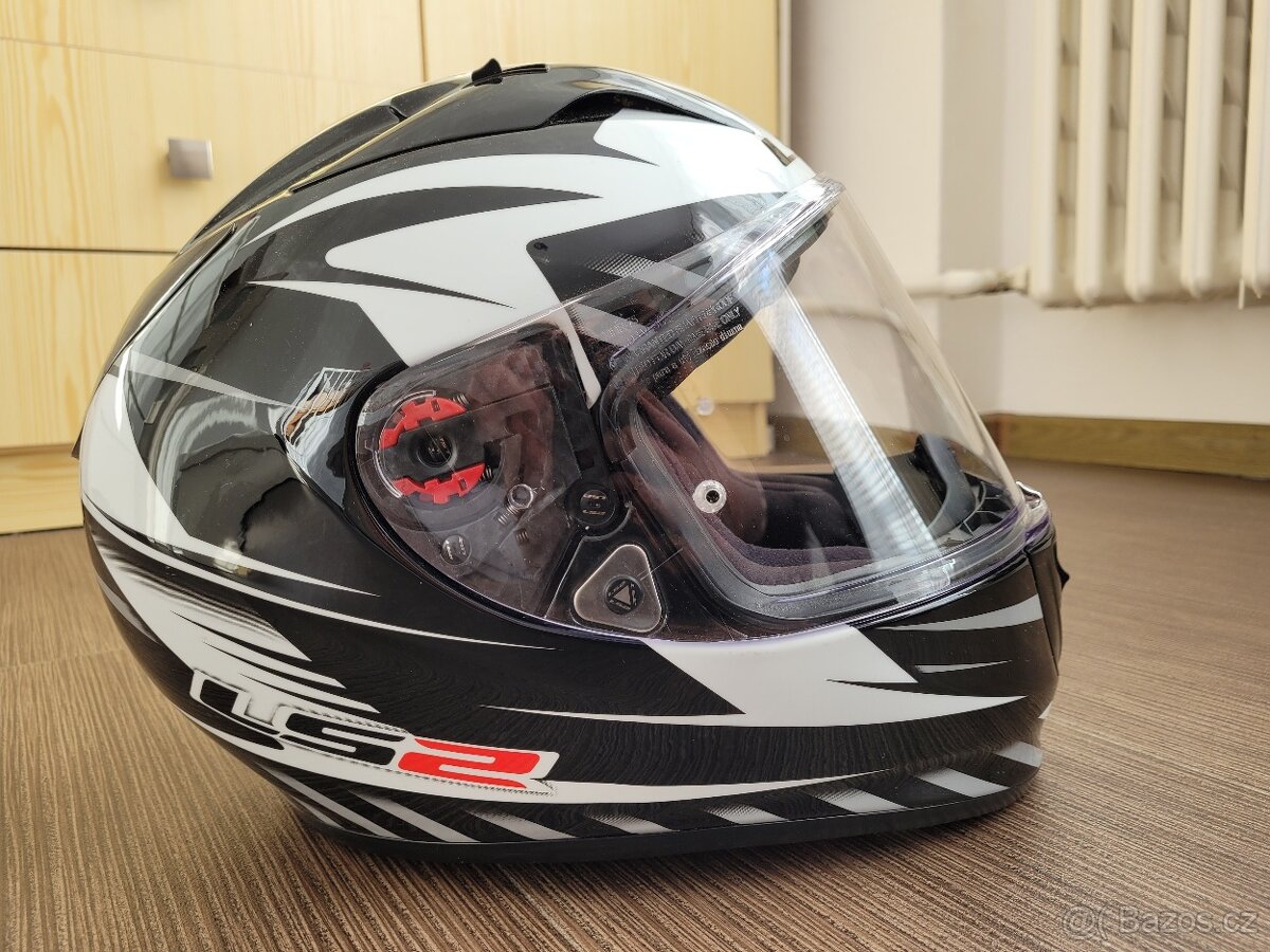 Silniční helma Ls2 Arrow vel. M málo používaná