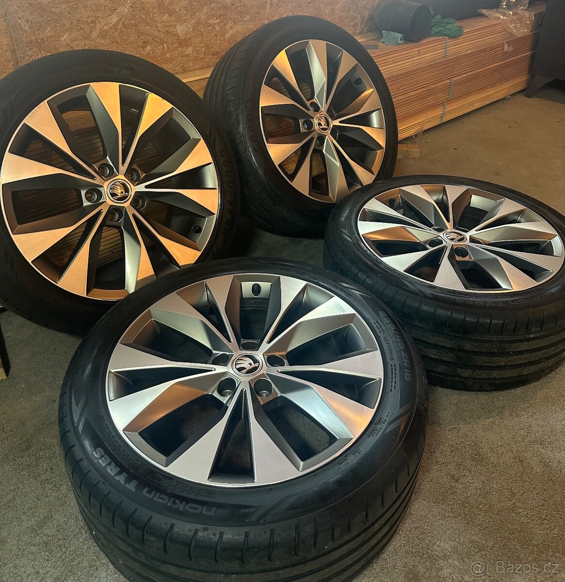 ALU Kola ŠKODA 5x112 R18 CASSIOPEIA Letní Pneu 235/45/18