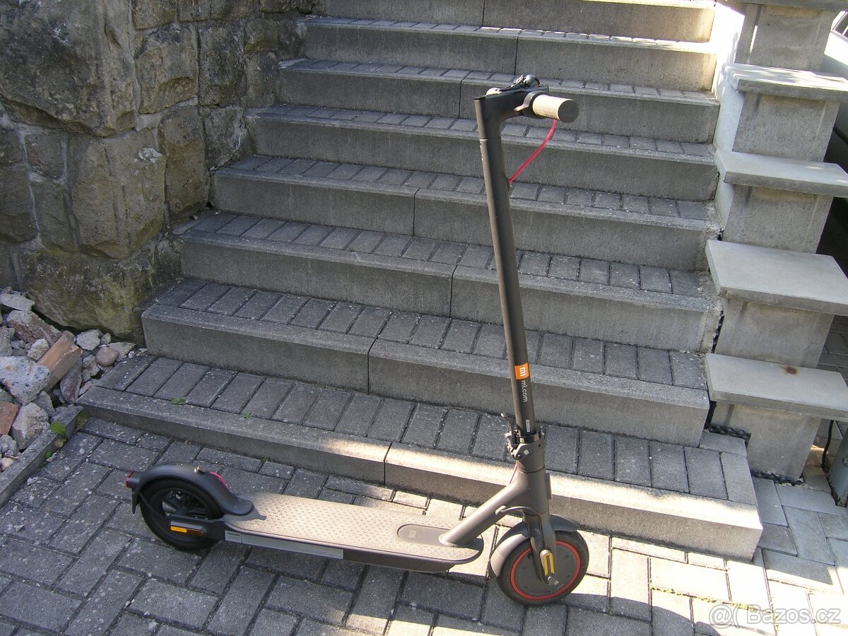 KOLOBĚŽKA XIAOMI SCOOTER PRO 2