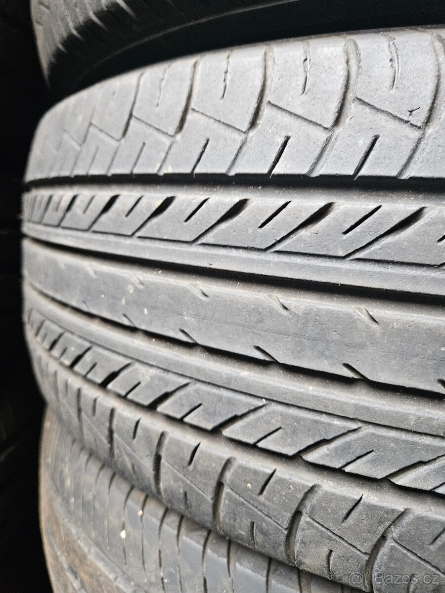 225/55R18 98H Yokohama