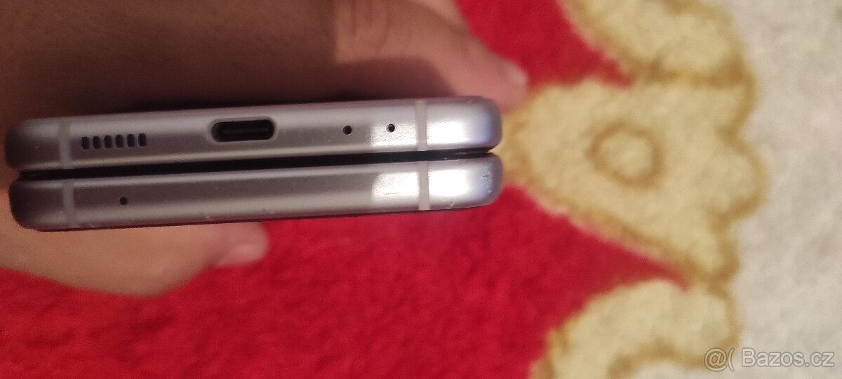 Samsung galaxi z flip 3