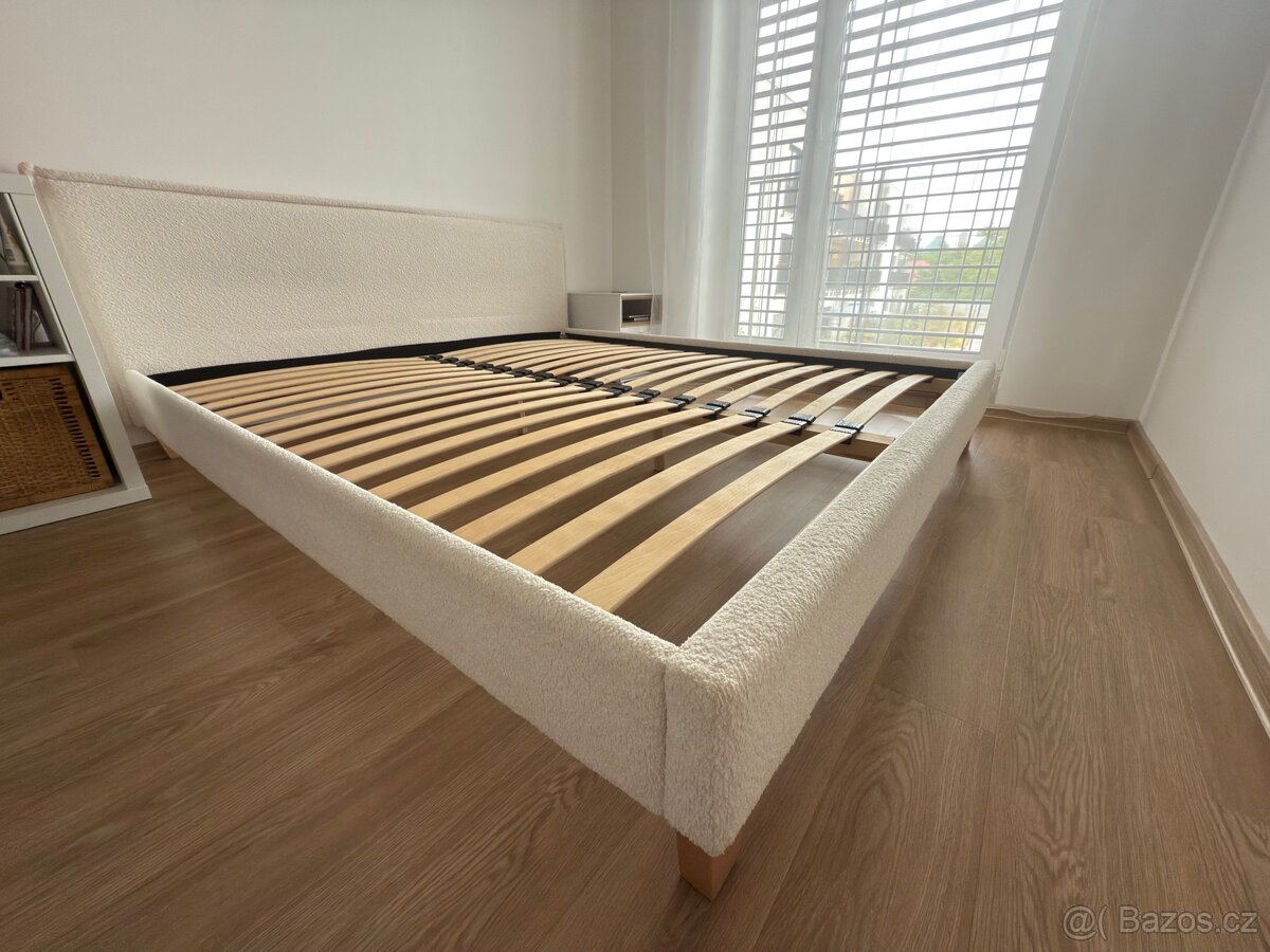 Rám postele 180x200 cm s roštem