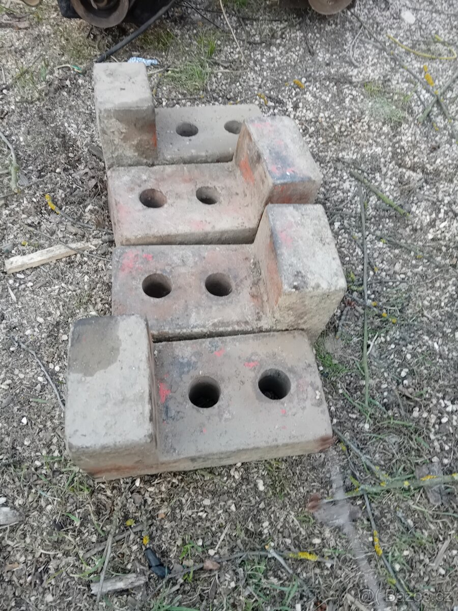Zavazi traktor rs