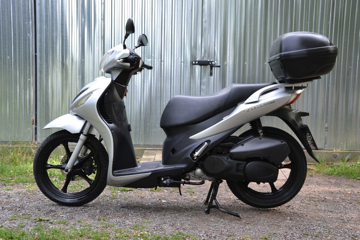 Suzuki Sixteen 150i