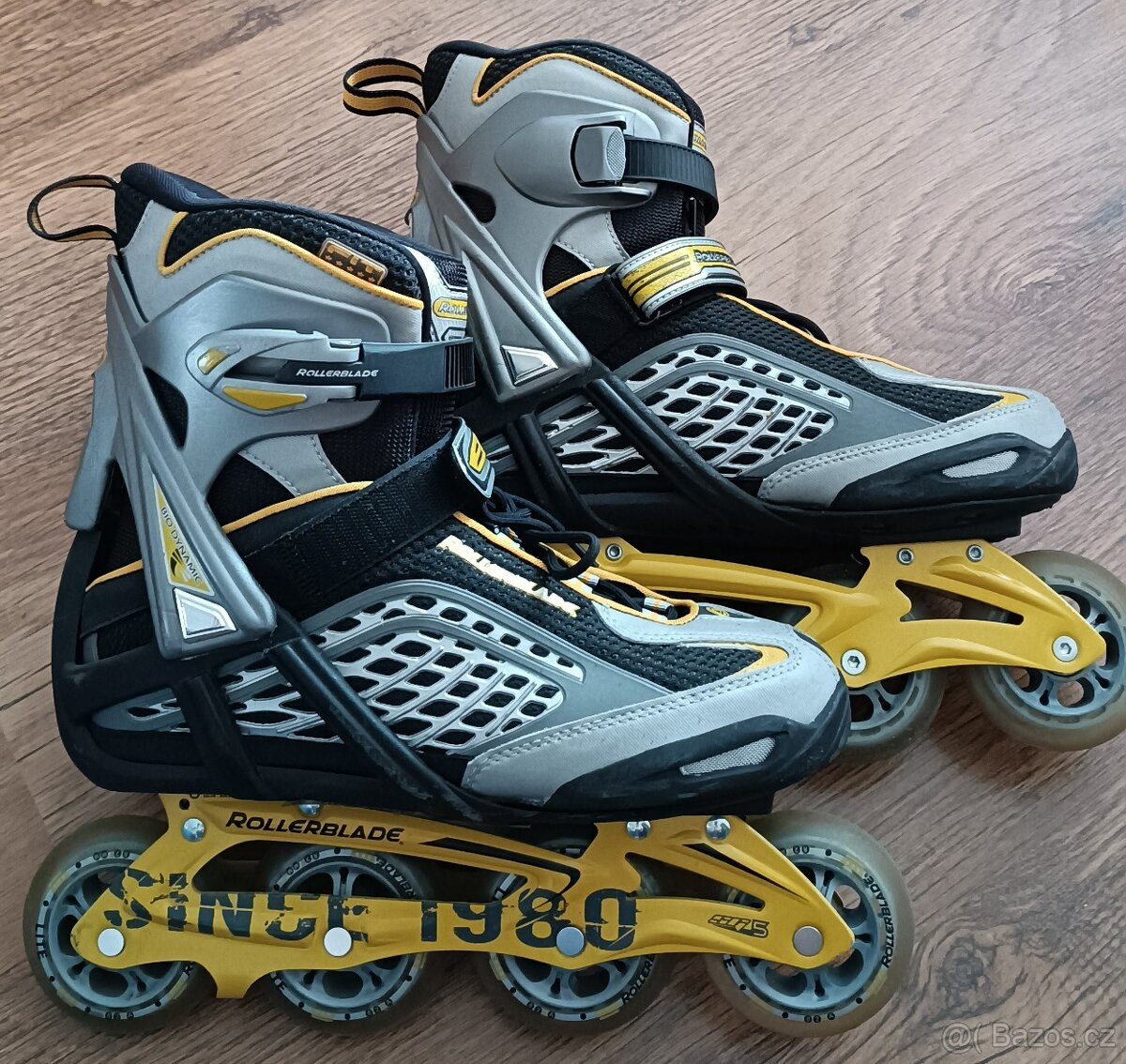 Kolečkové brusle Rollerblade 42 (26,5 cm) + chrániče
