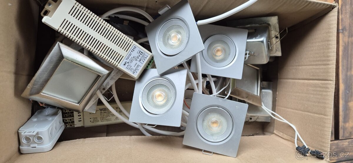 LED bodová světla včetně traf